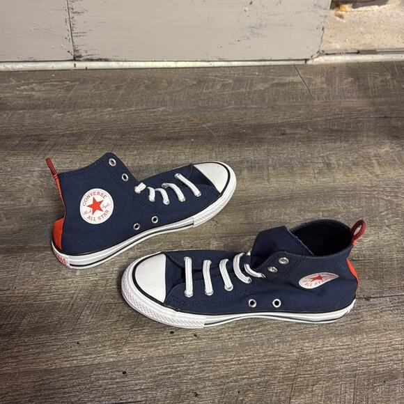 Chuck Taylor All Star Canvas UNISEX HIGH TOP SHOE, NEW, size 4 - Picture 2 of 6